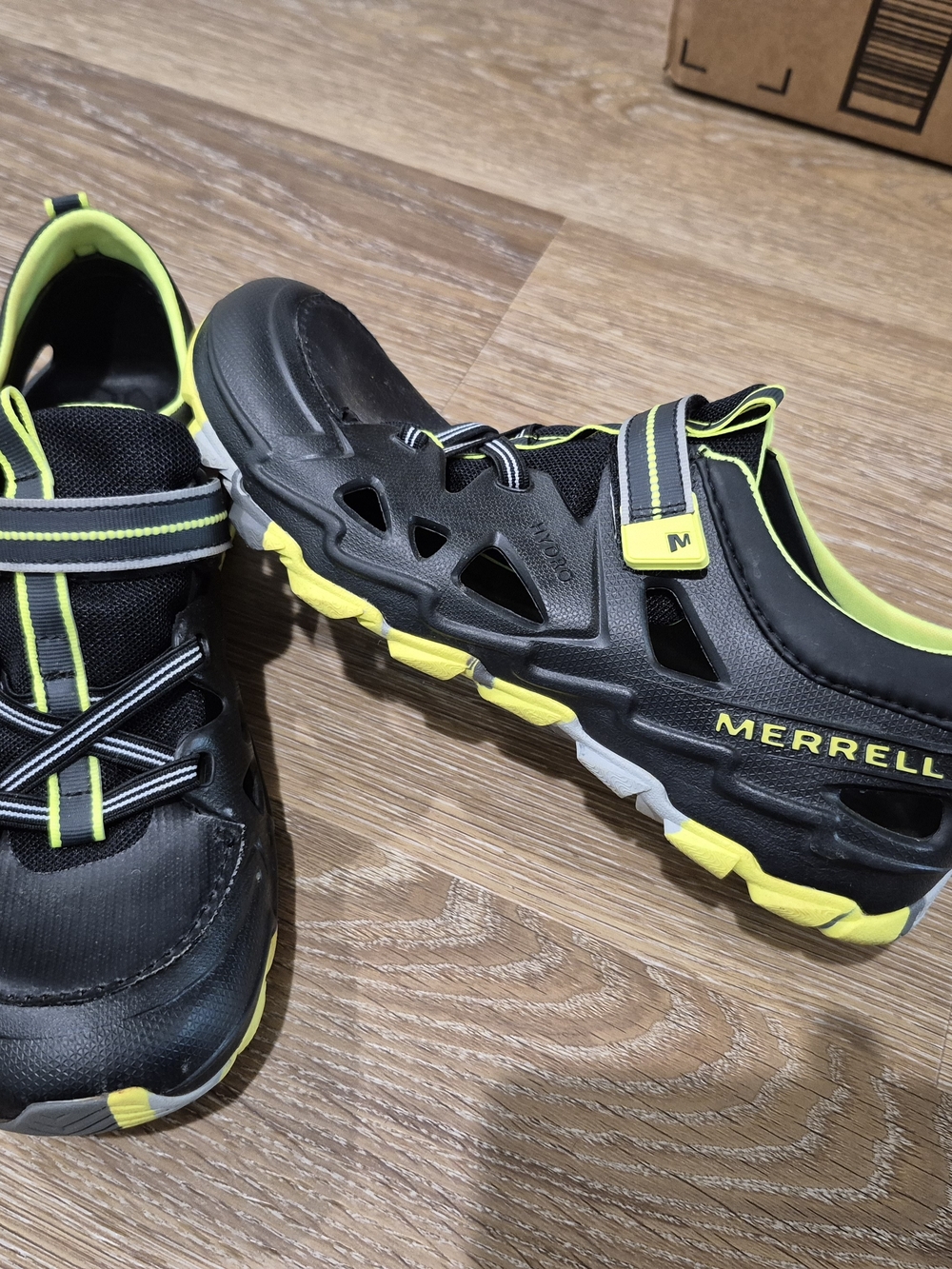 Merrell Kids Black & Neon Yellow Water Shoes